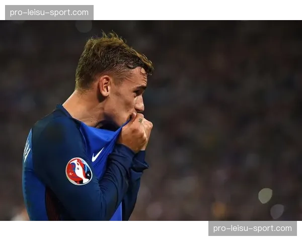 马赛俱乐部宣布,韦洛德罗姆球场南看台改造工程将于今夏启动