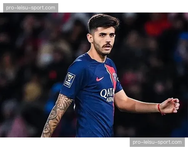 贝拉尔多与吉尔贝激烈争顶，巴黎圣日耳曼与南特对抗激烈